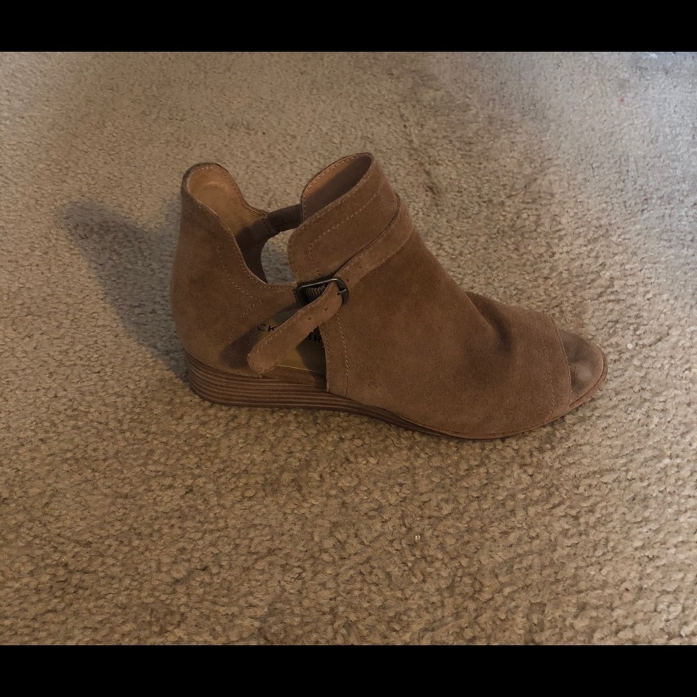 Lucky Brand Suede Sandals
